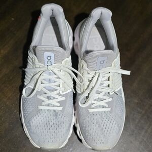 On Running Light Gray and Cream Women's Running Shoes